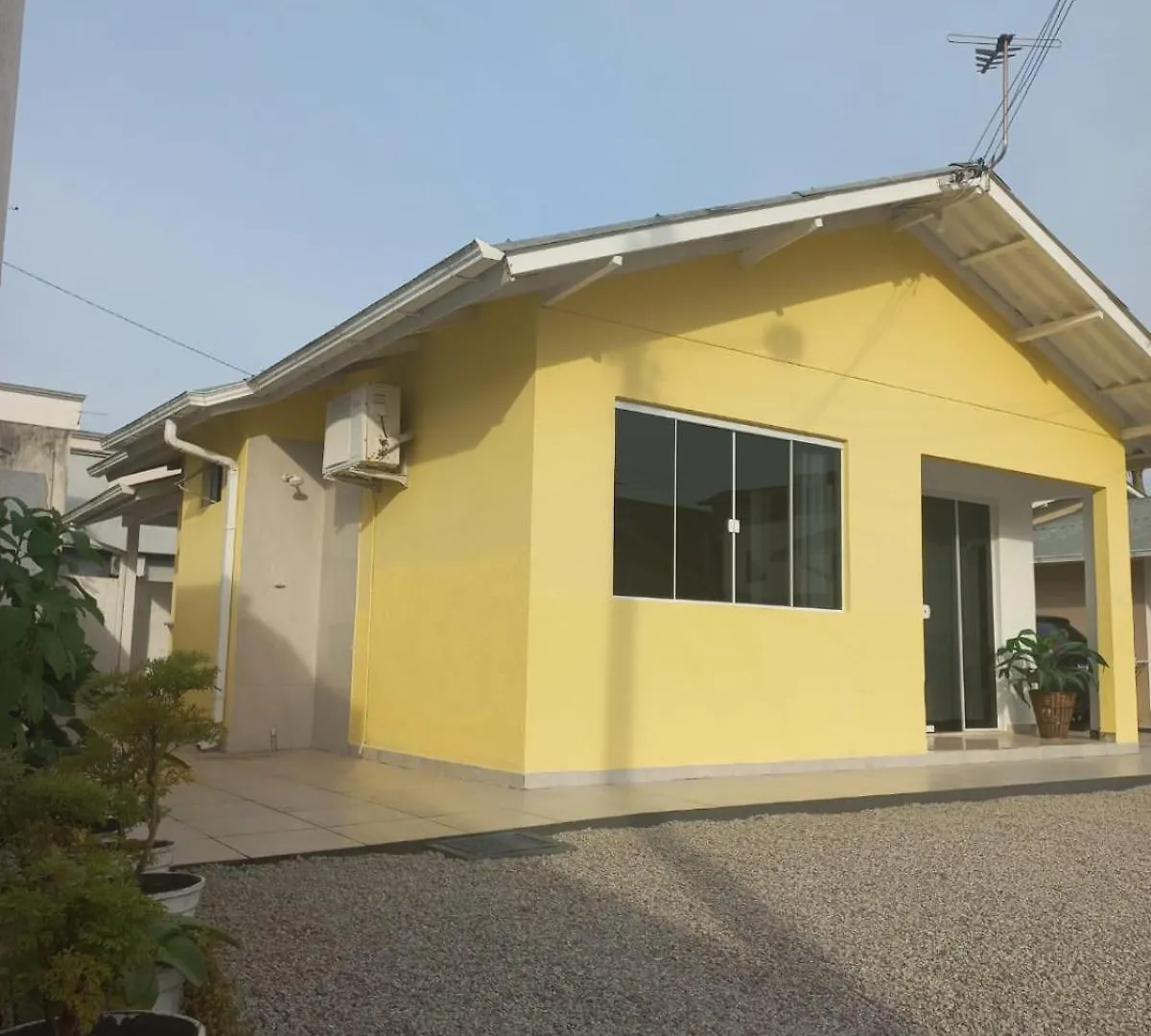 ゴヴェルナドール・セウソ・ラーモス Refugio Da Camboa - Casa Amarelaヴィラ